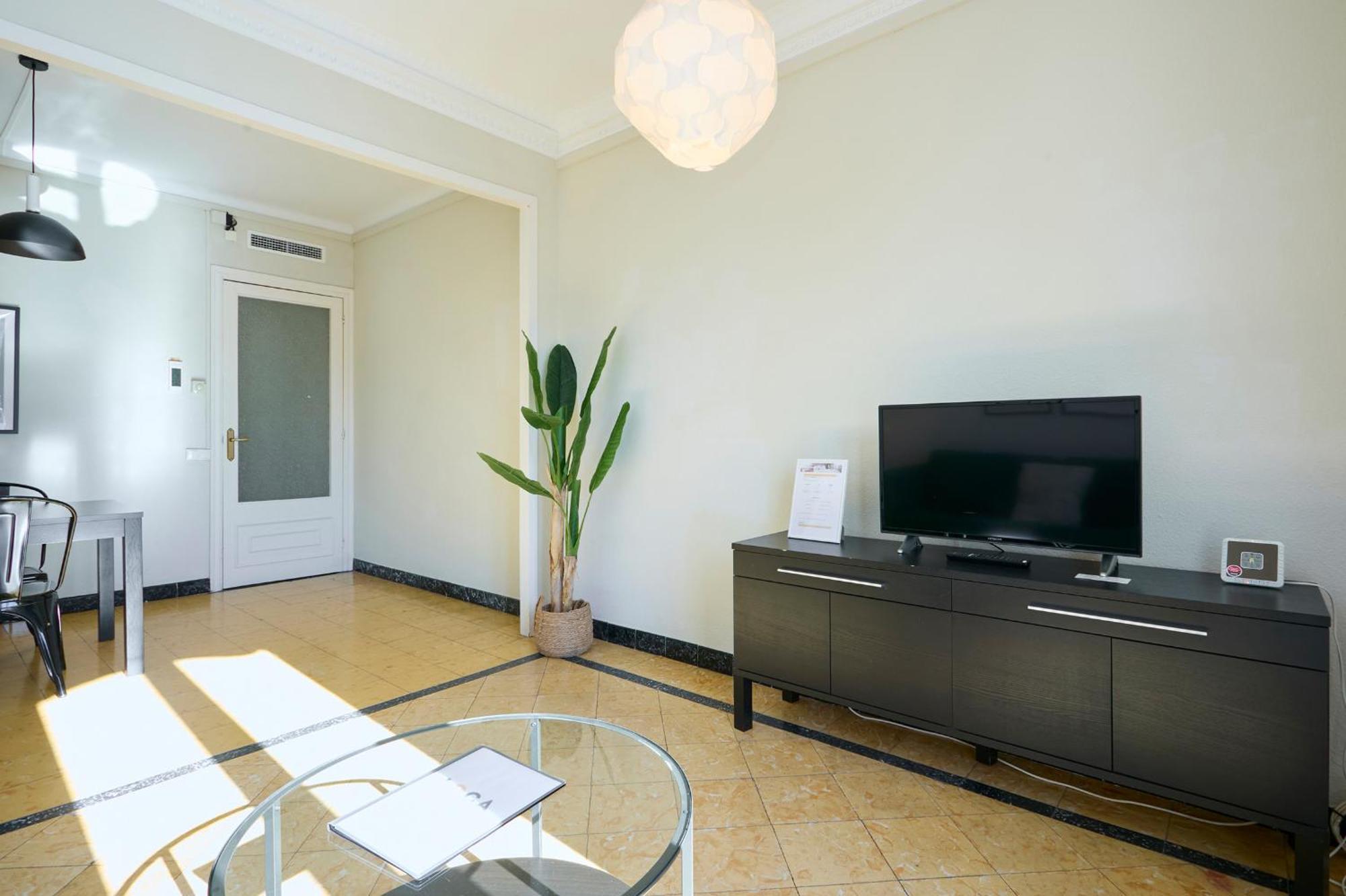 63Par1016- Sunny Apartment In Paralel บาร์เซโลนา ภายนอก รูปภาพ