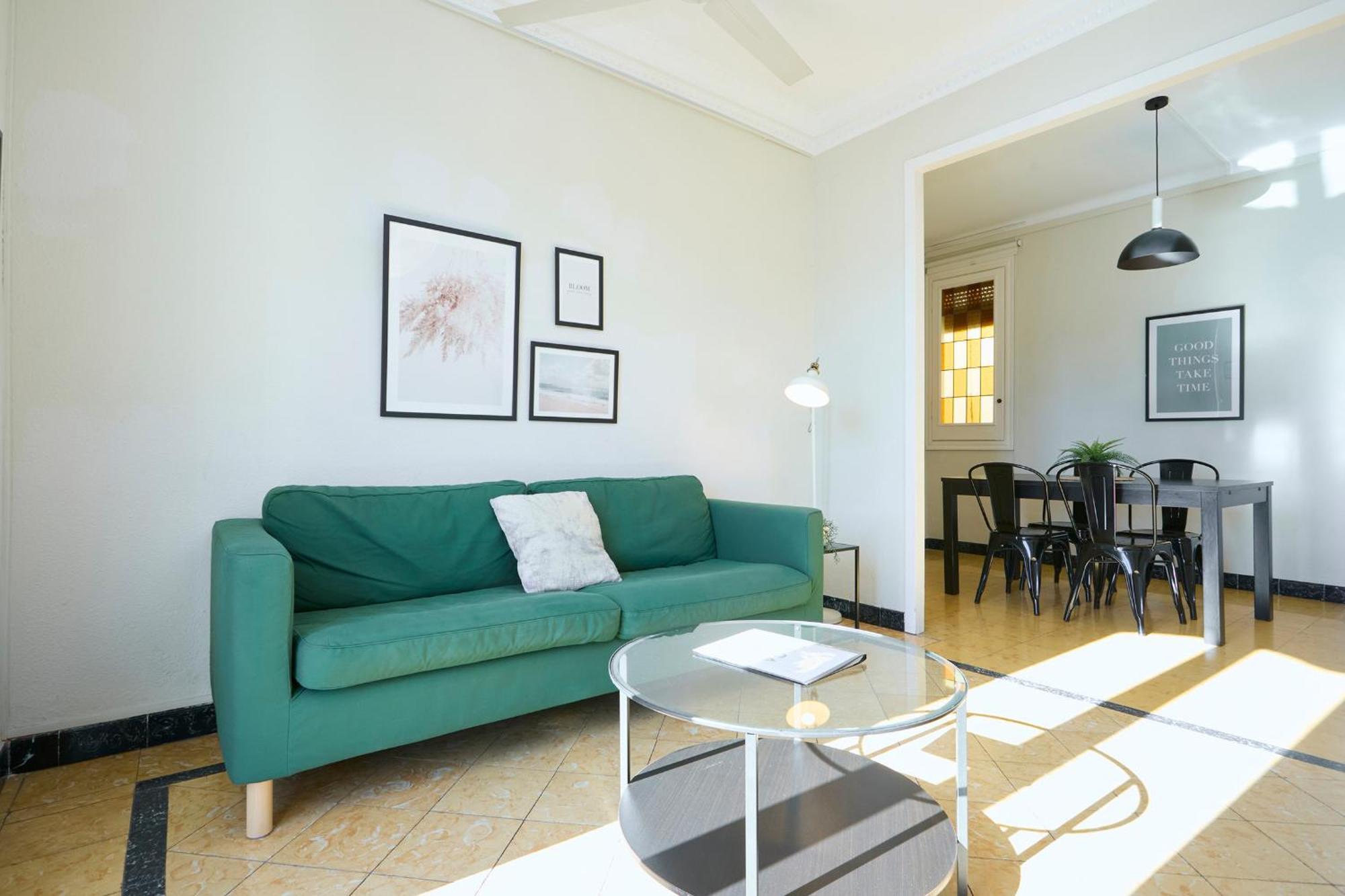 63Par1016- Sunny Apartment In Paralel บาร์เซโลนา ภายนอก รูปภาพ
